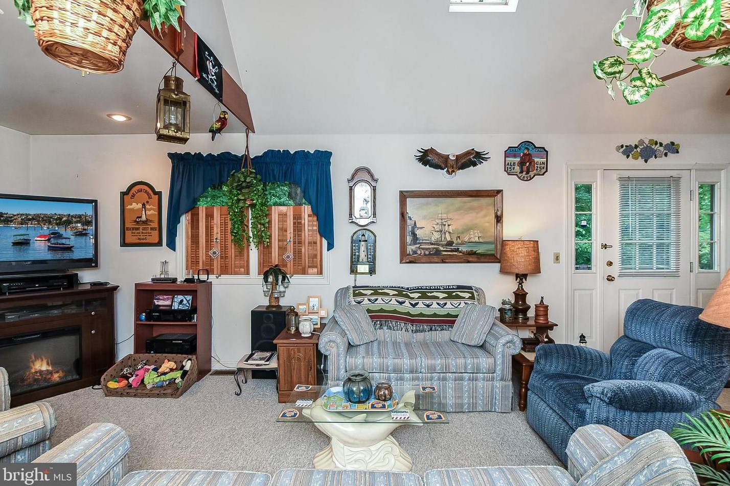 1425 Independence Dr, Montross VA  22520-8616 exterior