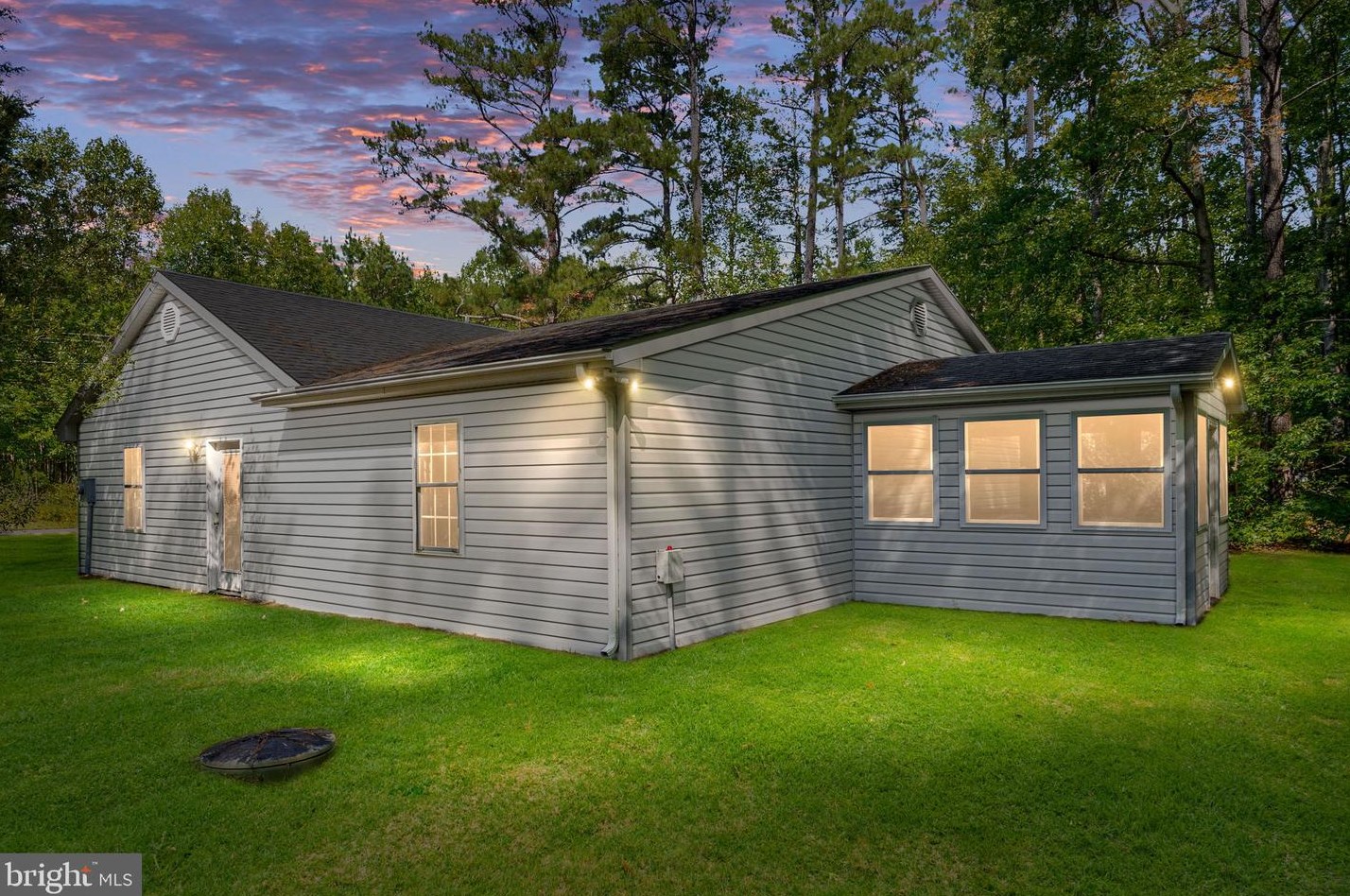 330 Long Point Rd, Hague, VA 22469