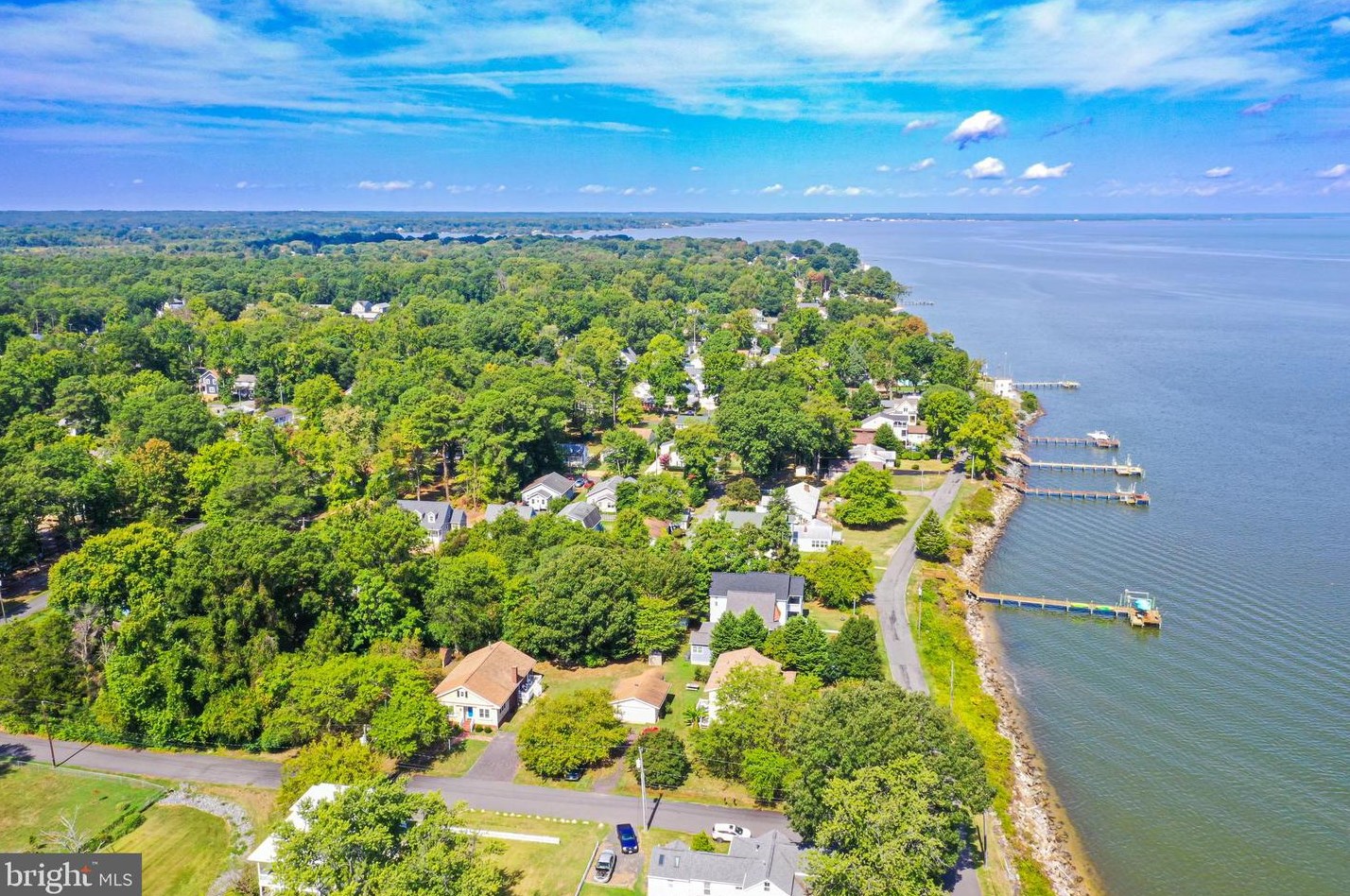 7 5th St, Colonial Bch, VA 22443-1705