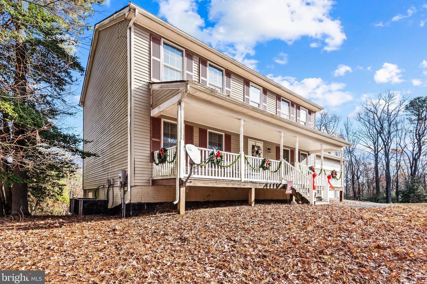 311 Bay Pointe Dr, Montross, VA 22520