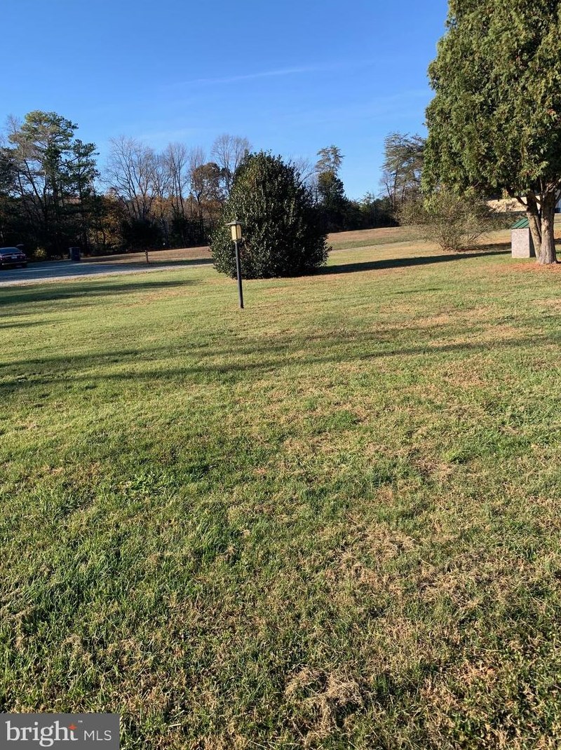 188 Chilton Rd, Montross, VA 22520