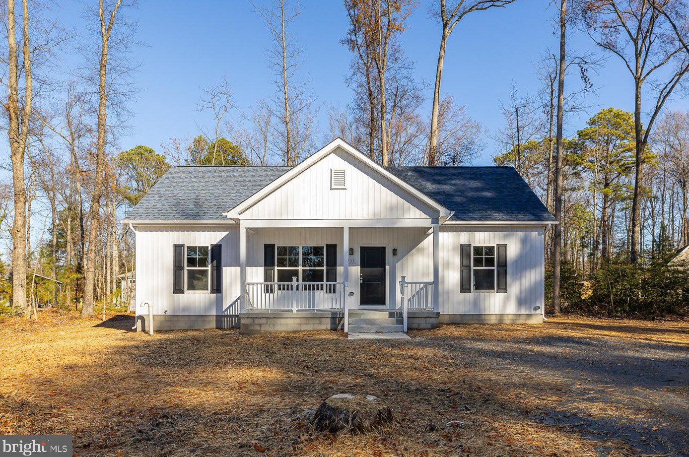 233 Latane Dr, Colonial Bch, VA 22443