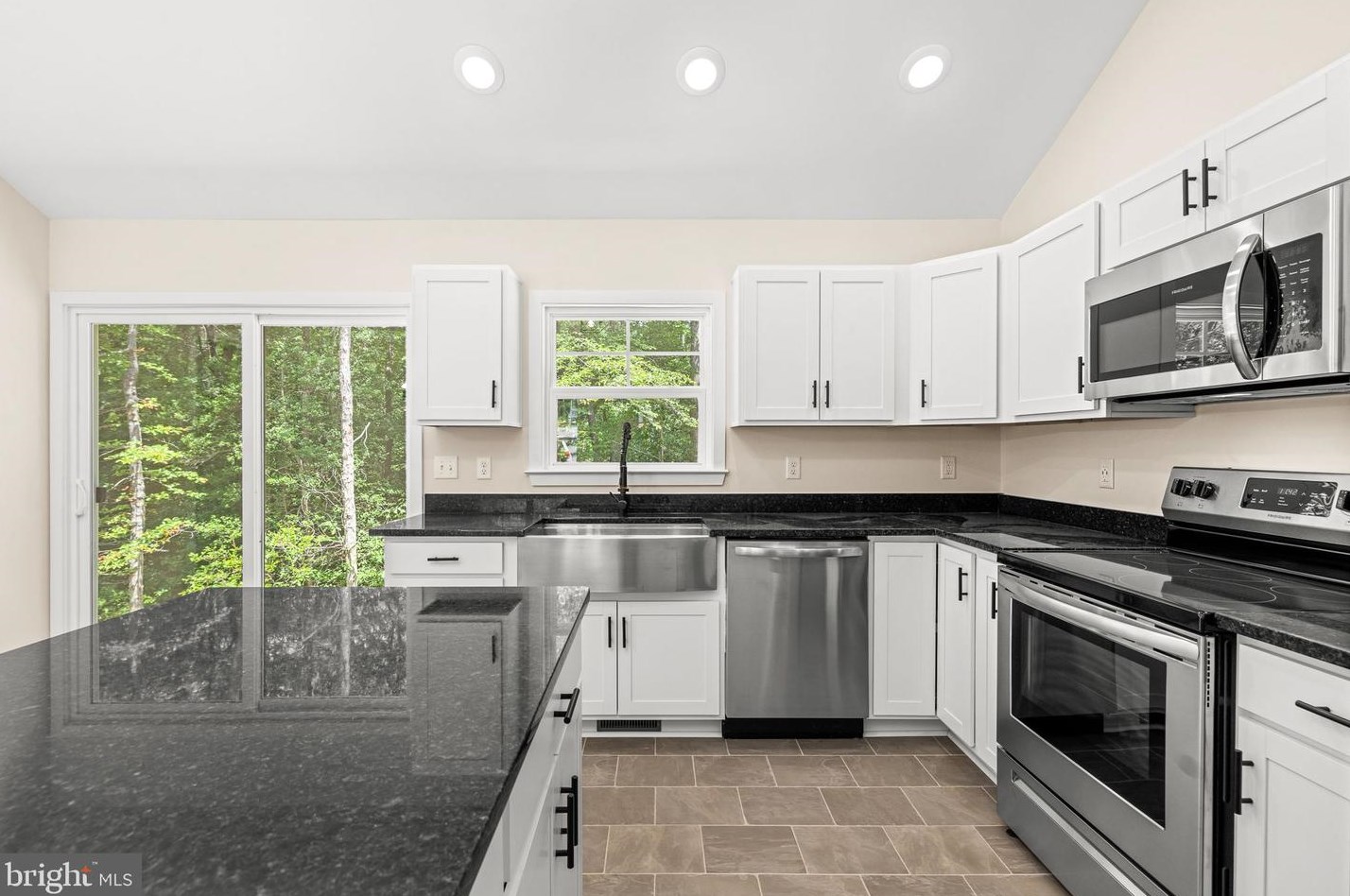 224 Latane Dr, Colonial Bch, VA 22443-5093