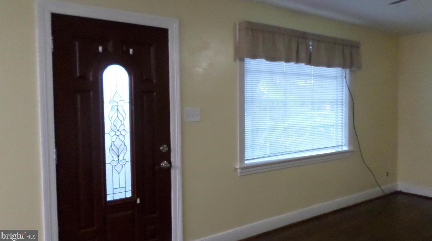 307 Locust Ave, Colonial Bch, VA 22443-4701