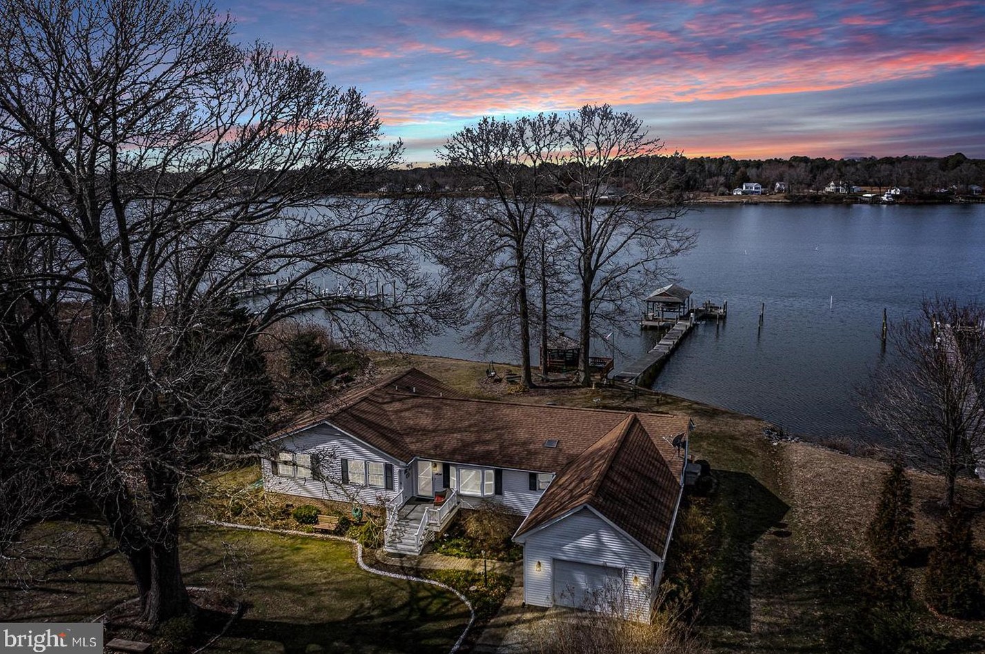534 Peaceful Harbor Ln, Hague, VA 22469
