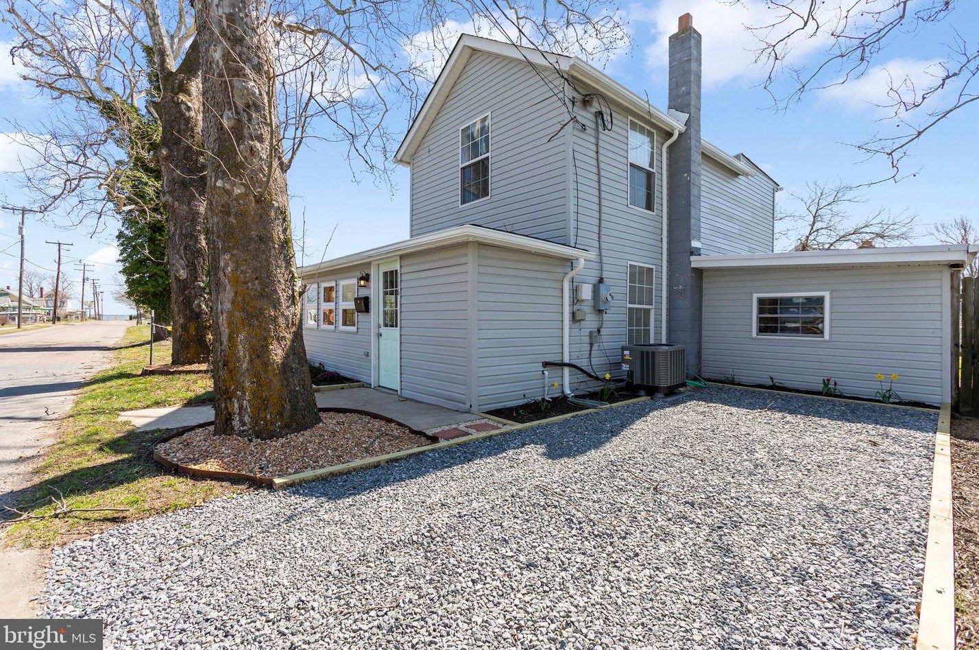 116 Boundary St, Colonial Bch VA  22443-2408 exterior