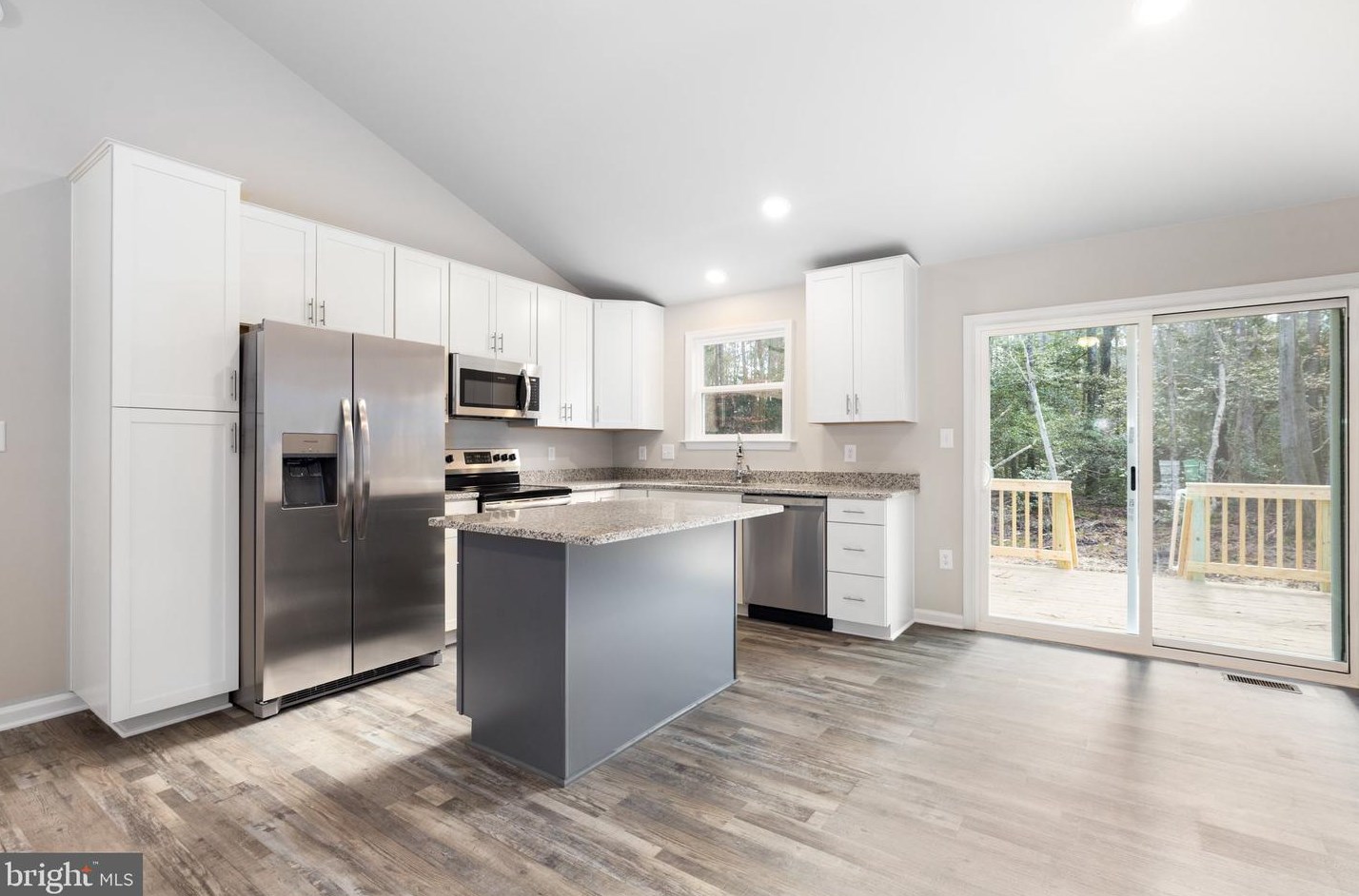 2 Fairfax Dr, Colonial Bch, VA 22443-5137