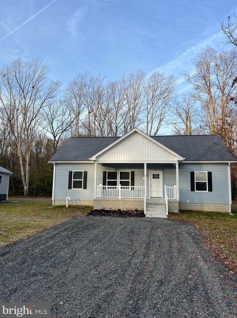 14 Azalea Way, Colonial Bch, VA 22443-3106