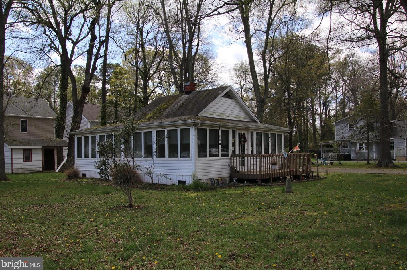 132 8th St, Colonial Bch, VA 22443