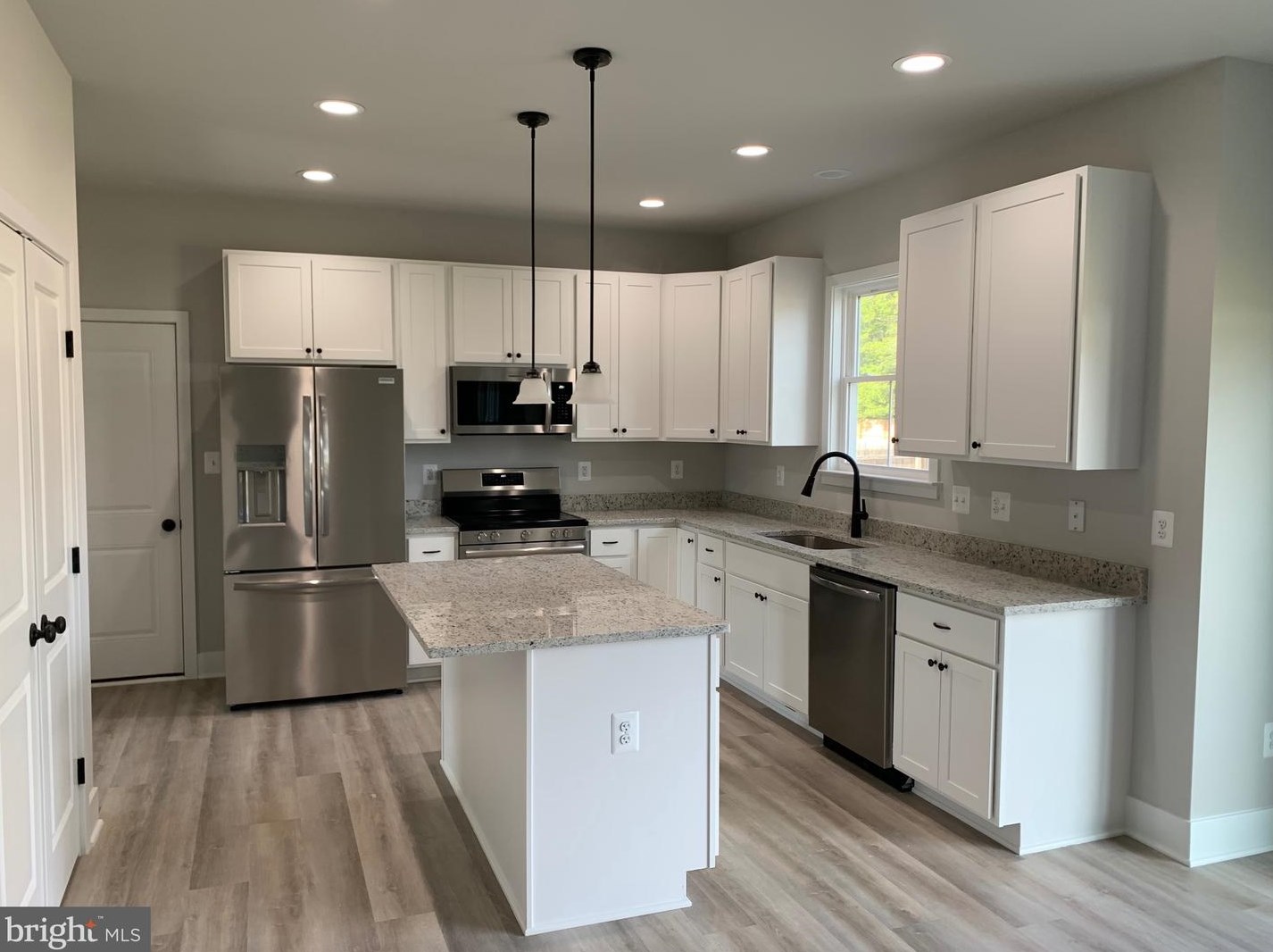 177 Westmoreland Dr, Colonial Bch VA  22443-4241 exterior