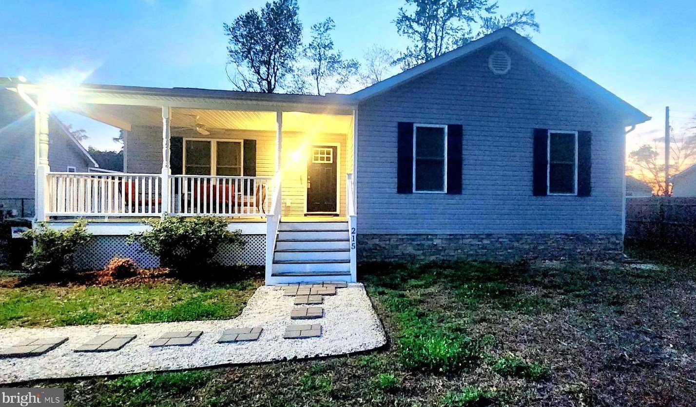 215 Santa Anita Dr, Colonial Bch, VA 22443-4019
