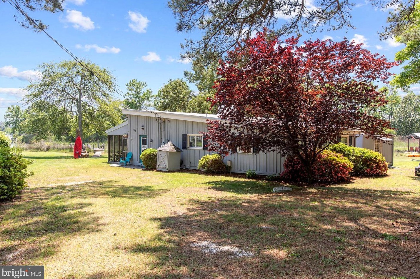 176 Gardner Rd, Hague, VA 22469-3008