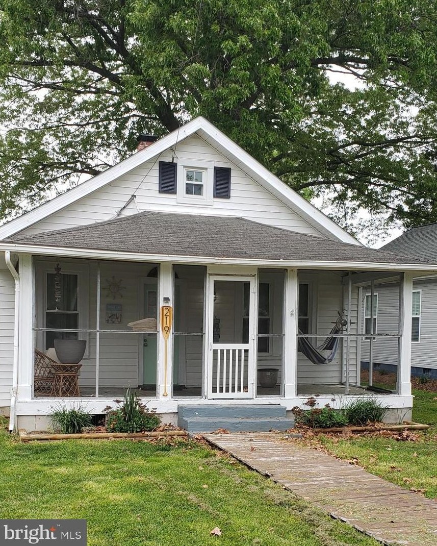 219 Longfellow Ave, Colonial Bch, VA 22443-2144