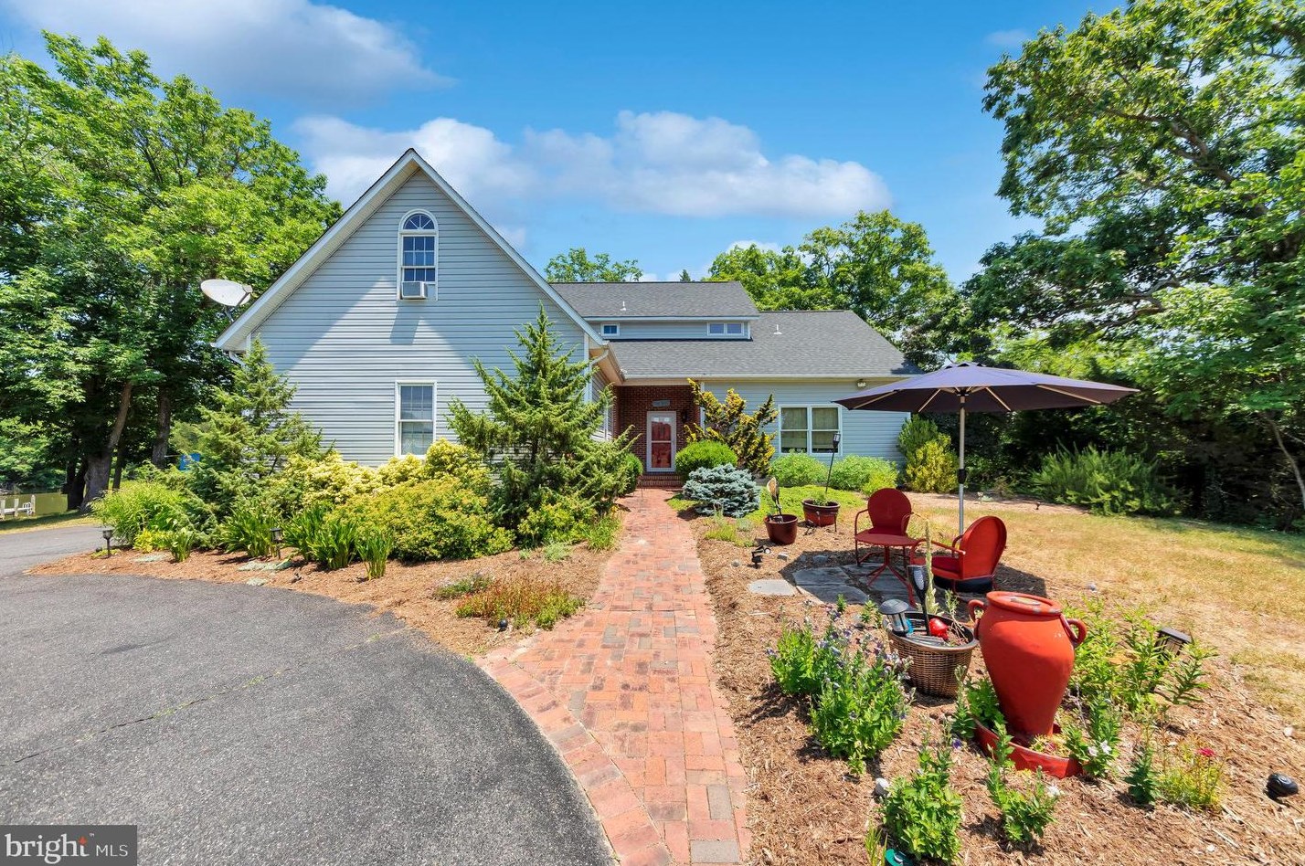 232 Matthews Cove Dr, Montross, VA 22520