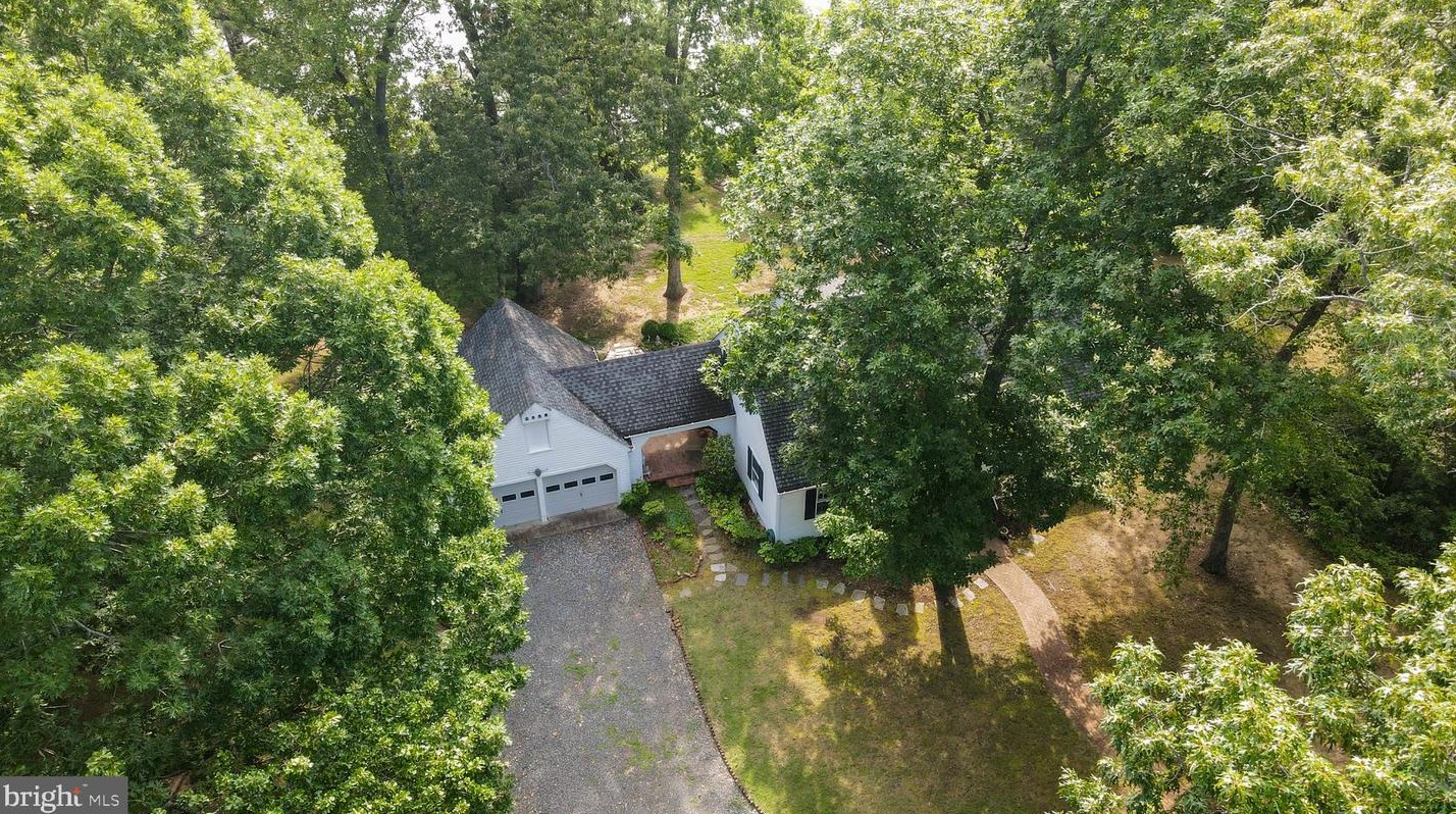 1343 Glebe Harbor Dr, Montross, VA 22520