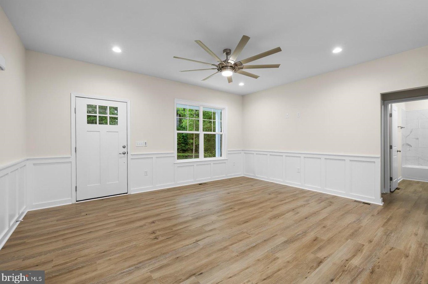 419 Cabin Point Dr, Montross, VA 22520