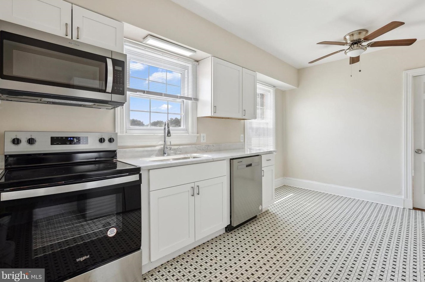 159 Peach Grove Ln, Montross, VA 22520