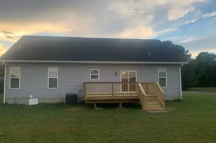 204 Woodmount Dr, Colonial Beach, VA 22443 - Photo 2