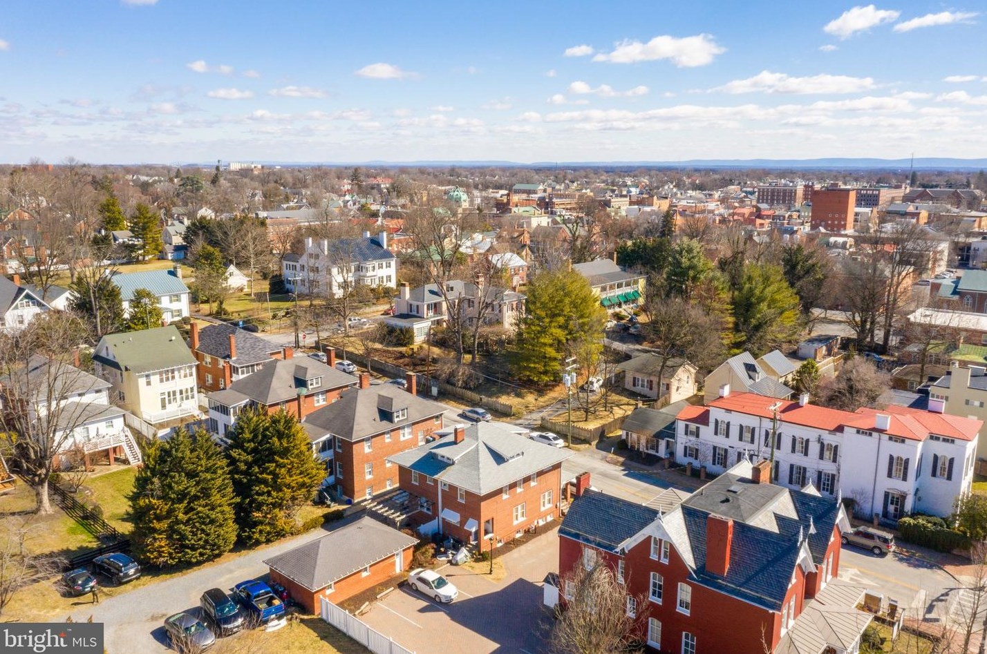 7 Stewart St, Winchester, VA 22601-4103