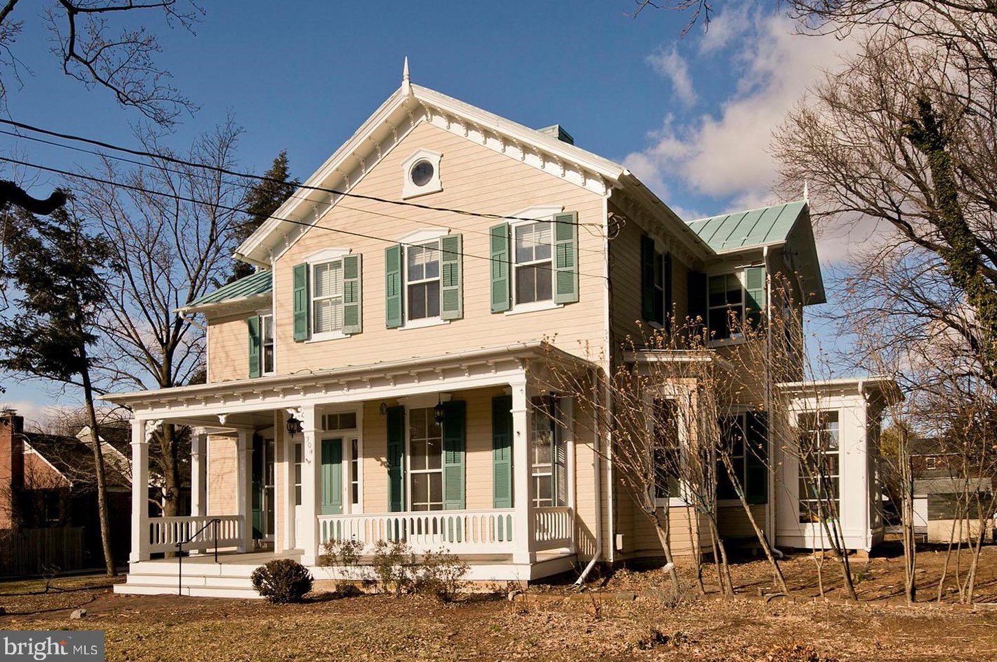 304 Amherst St, Winchester, VA 22601-3808