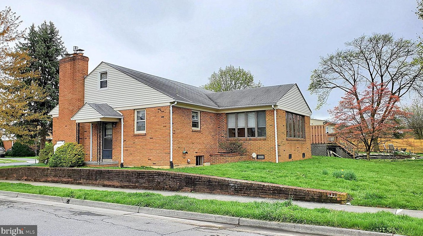 553 Dunlap St, Winchester, VA 22601-5634