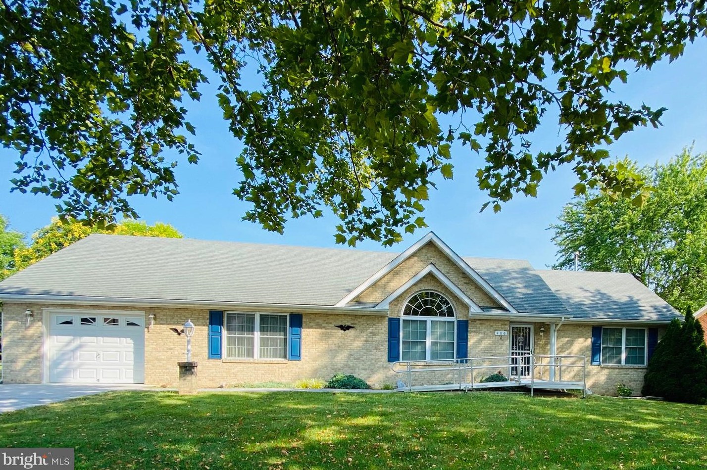 406 Crescent Dr, Winchester, VA 22601-3414