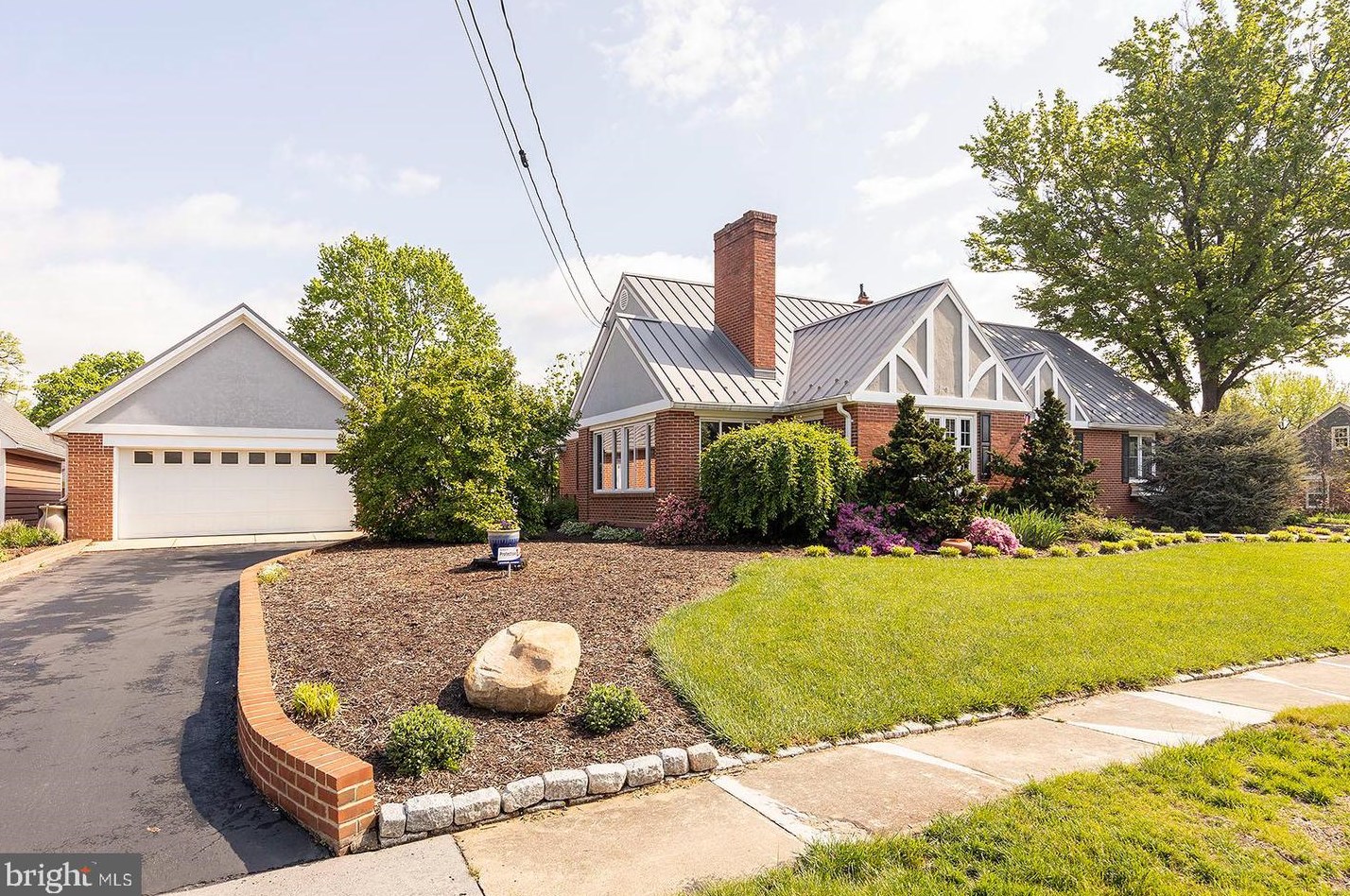 420 Briarmont Dr, Winchester, VA 22601-3702