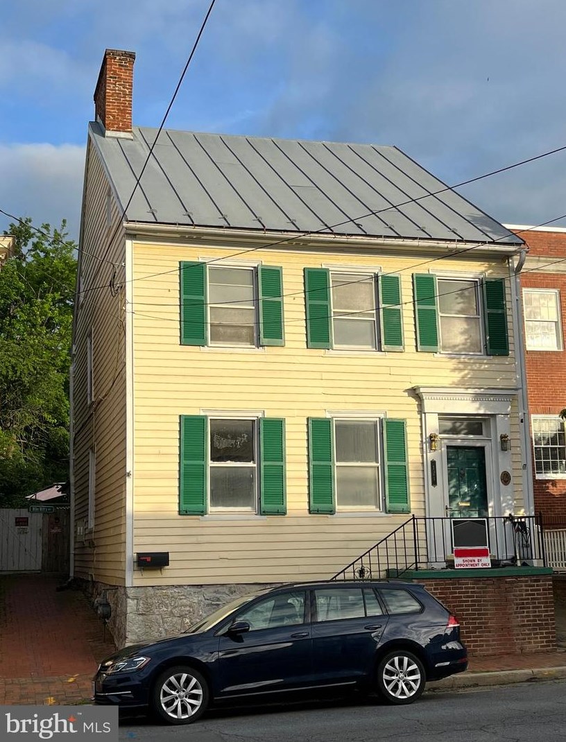 121 Washington St, Winchester, VA 22601-3909