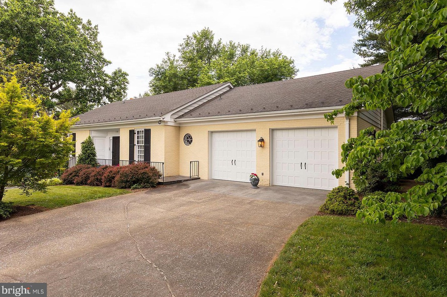 119 Hawthorne Dr, Winchester, VA 22601-3318