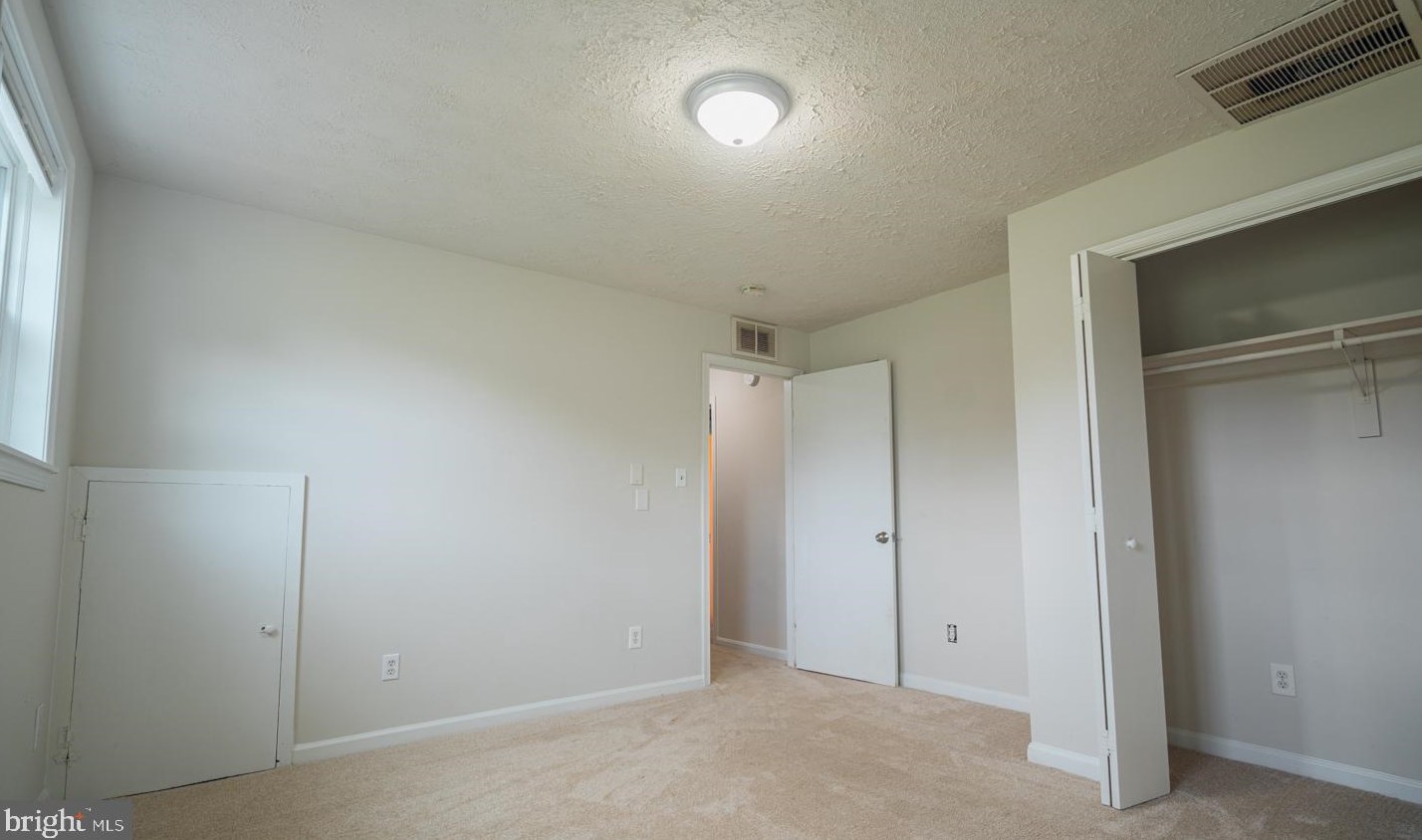 1012 Woodland Ave, Winchester VA  22601-5826 exterior