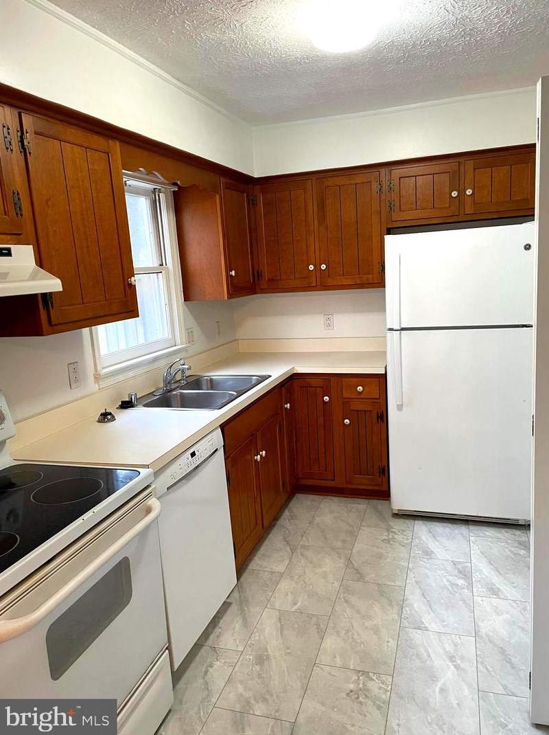 2171 Harvest Dr, Winchester VA  22601-2766 exterior