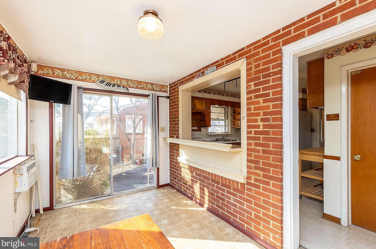 140 Wood Ave, Winchester VA  22601-3028 exterior