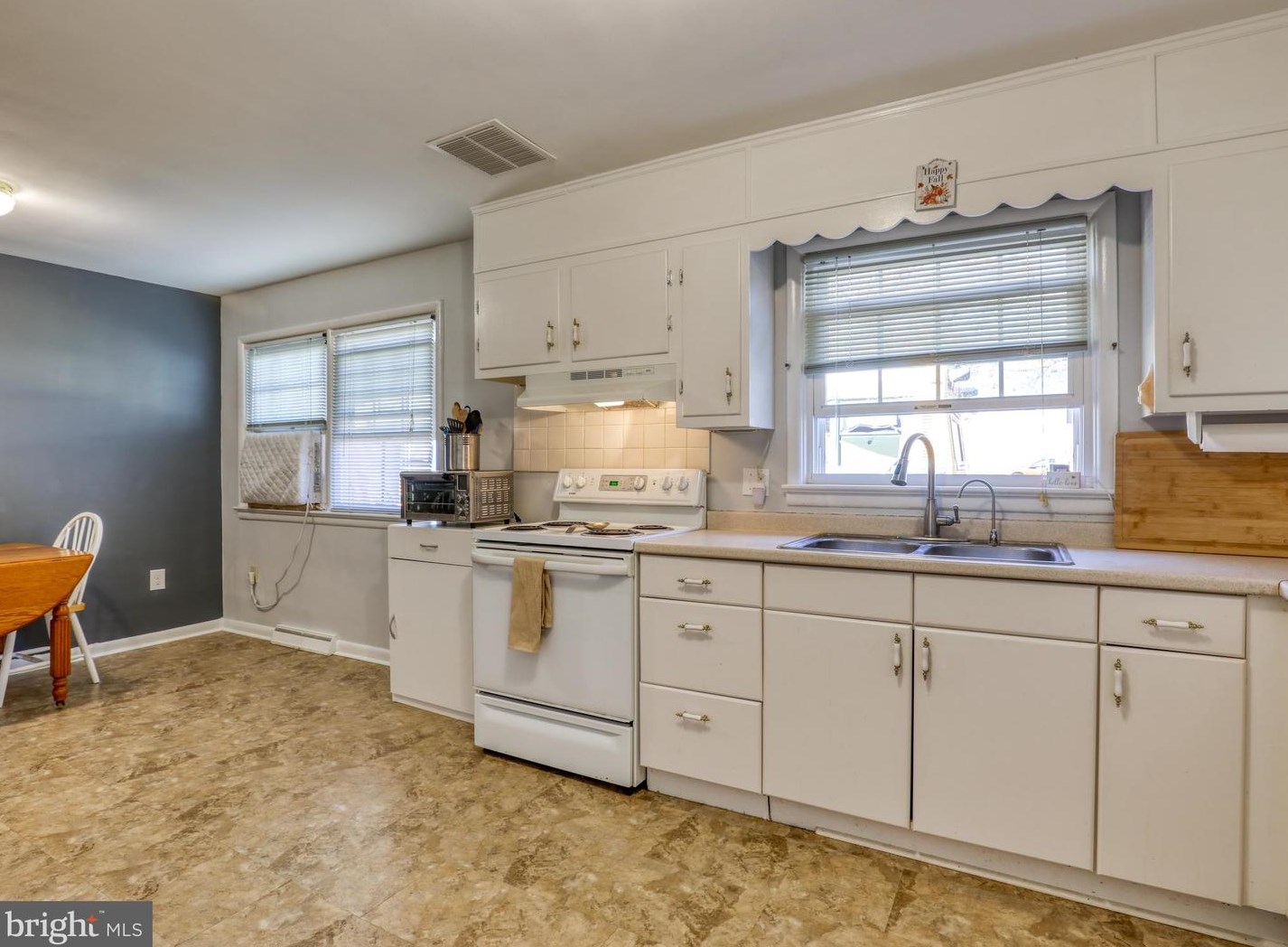 331 Fox Dr, Winchester VA  22601-3039 exterior