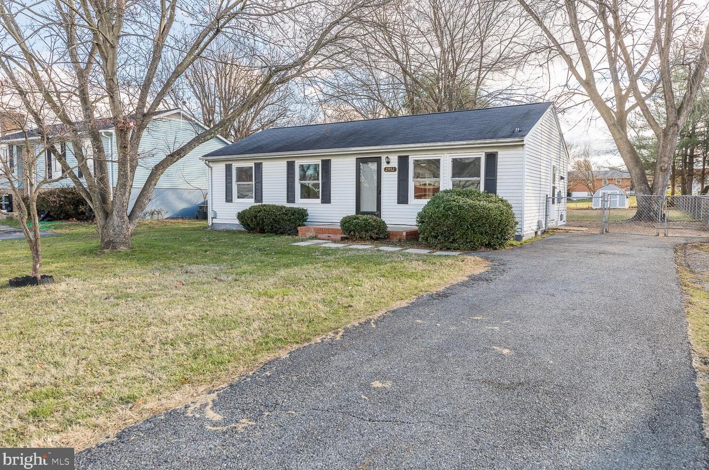 2952 Grace St, Winchester, VA 22601-4221
