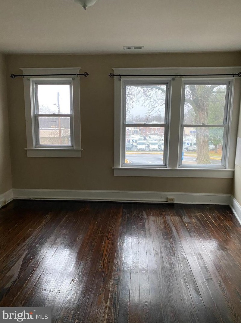 329 N Pleasant Valley Rd, Winchester, VA 22601