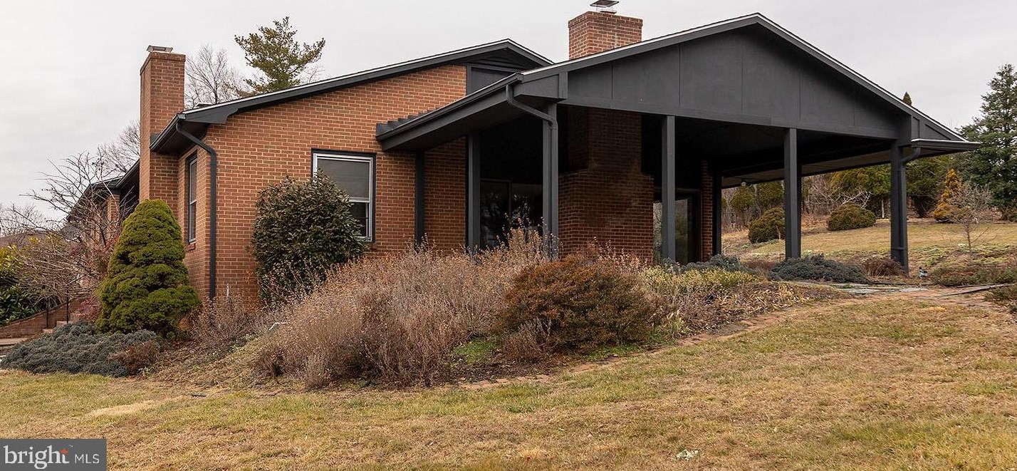 1413 Handley Ave, Winchester VA  22601-3746 exterior