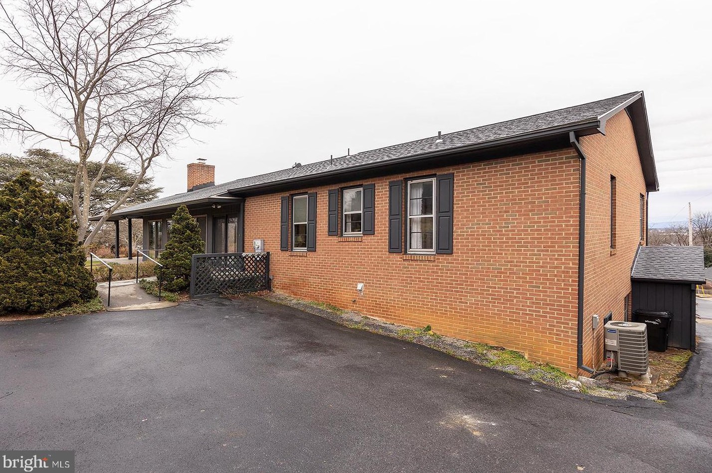 1413 Handley Ave, Winchester VA  22601-3746 exterior