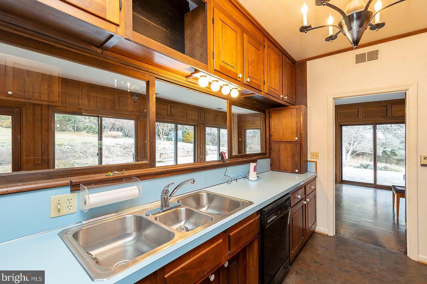 1413 Handley Ave, Winchester VA  22601-3746 exterior