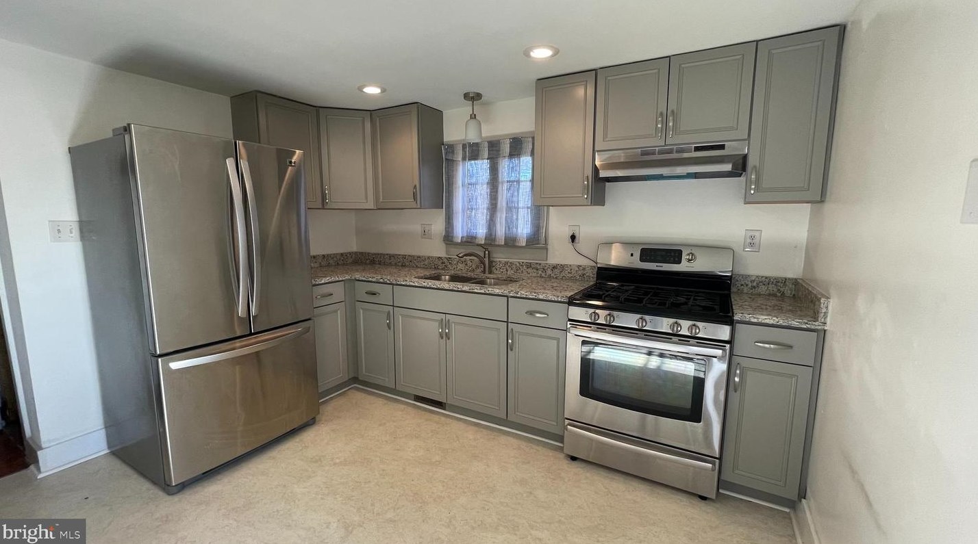 939 Woodland Ave, Winchester VA  22601-5823 exterior