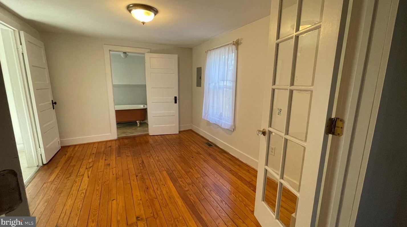 939 Woodland Ave, Winchester VA  22601-5823 exterior