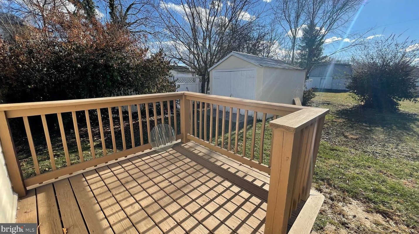 939 Woodland Ave, Winchester VA  22601-5823 exterior