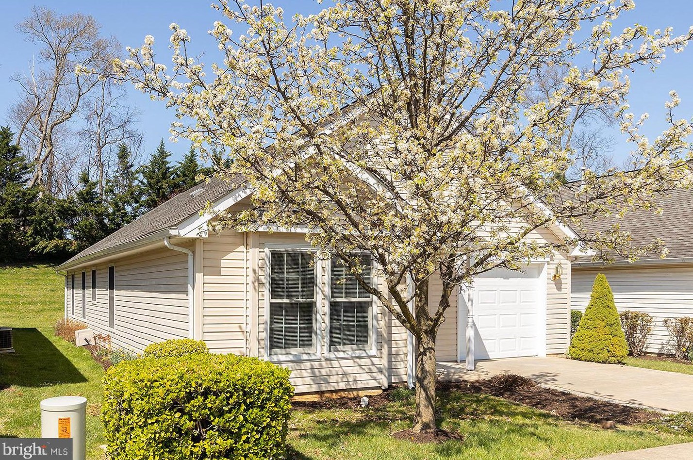 1891 Melvor Ln, Winchester, VA 22601-6387