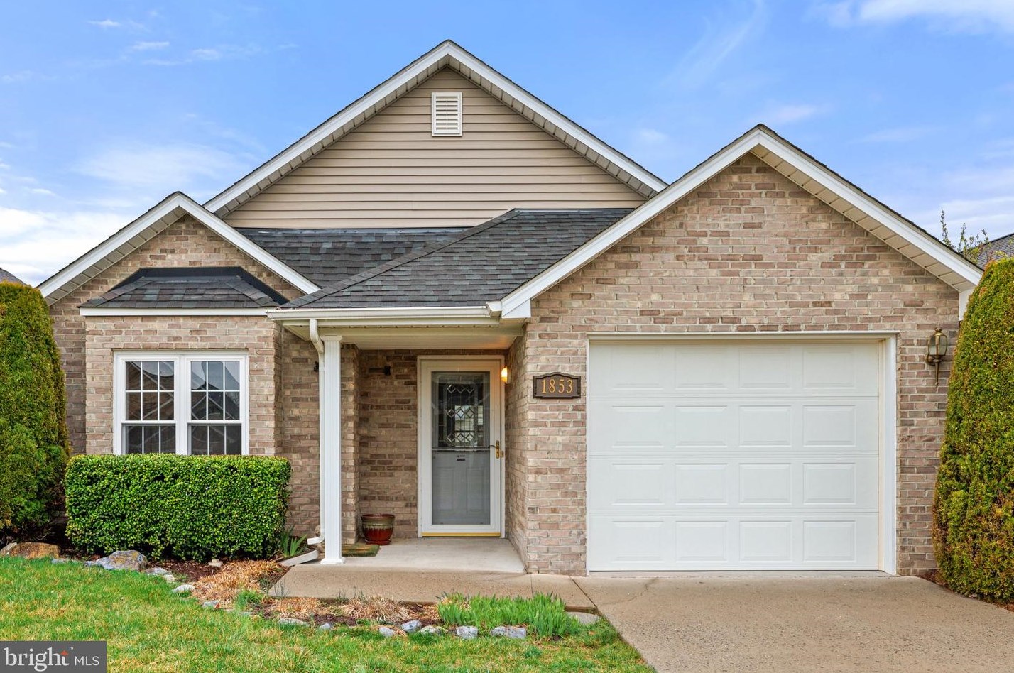 1853 Rosser Ln, Winchester, VA 22601