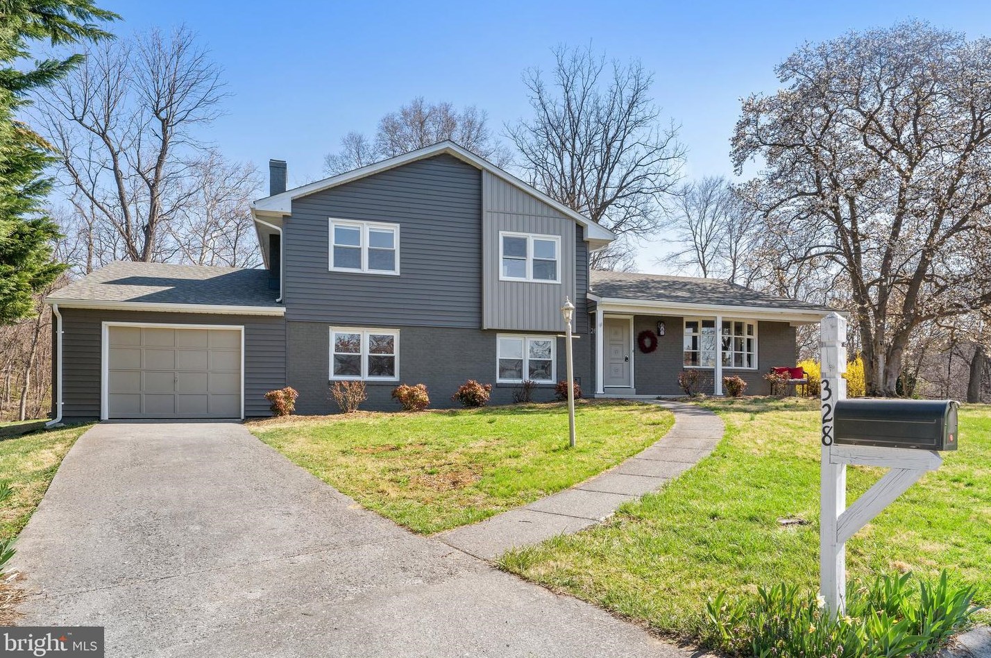 328 Branner Cir, Winchester, VA 22601-3315