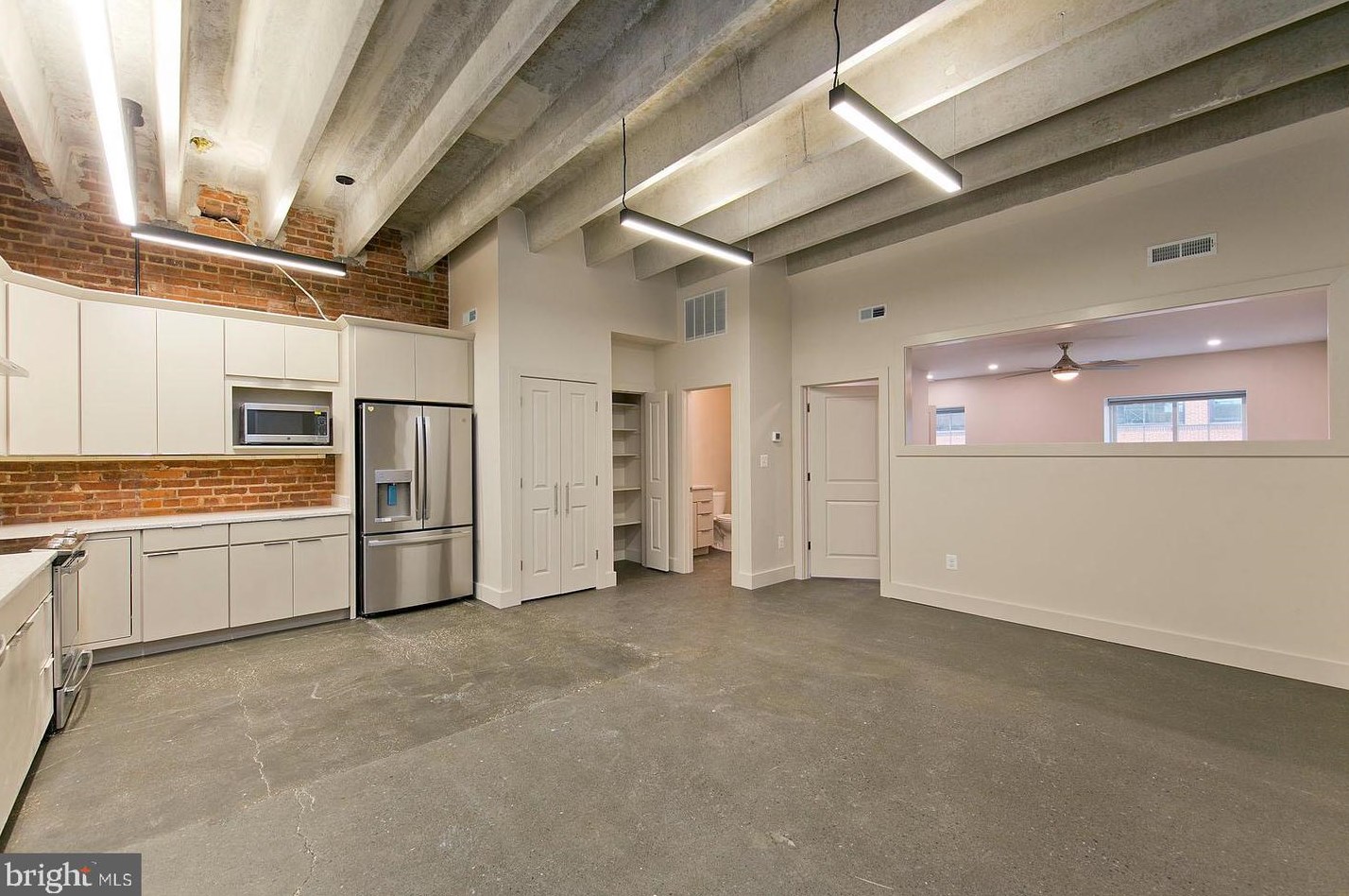 15 E Piccadilly St #302, Winchester, VA 22601