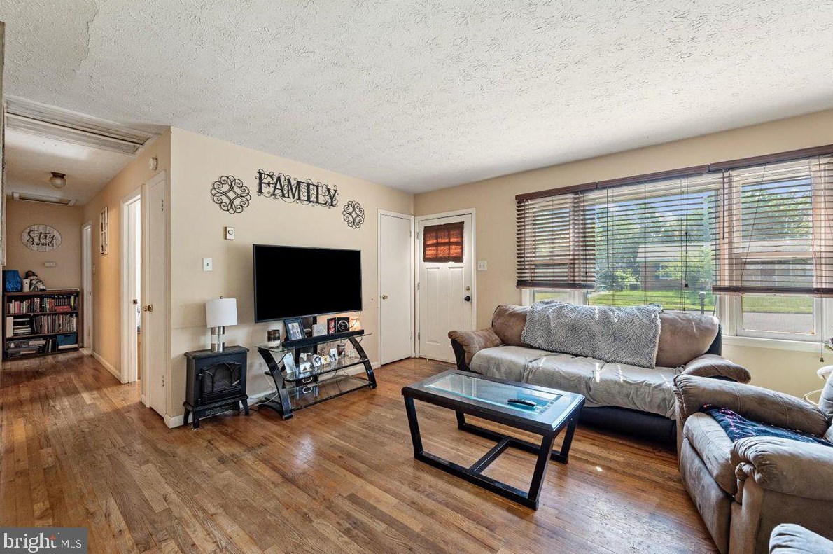 629 Dunlap St, Winchester, VA 22601-5641
