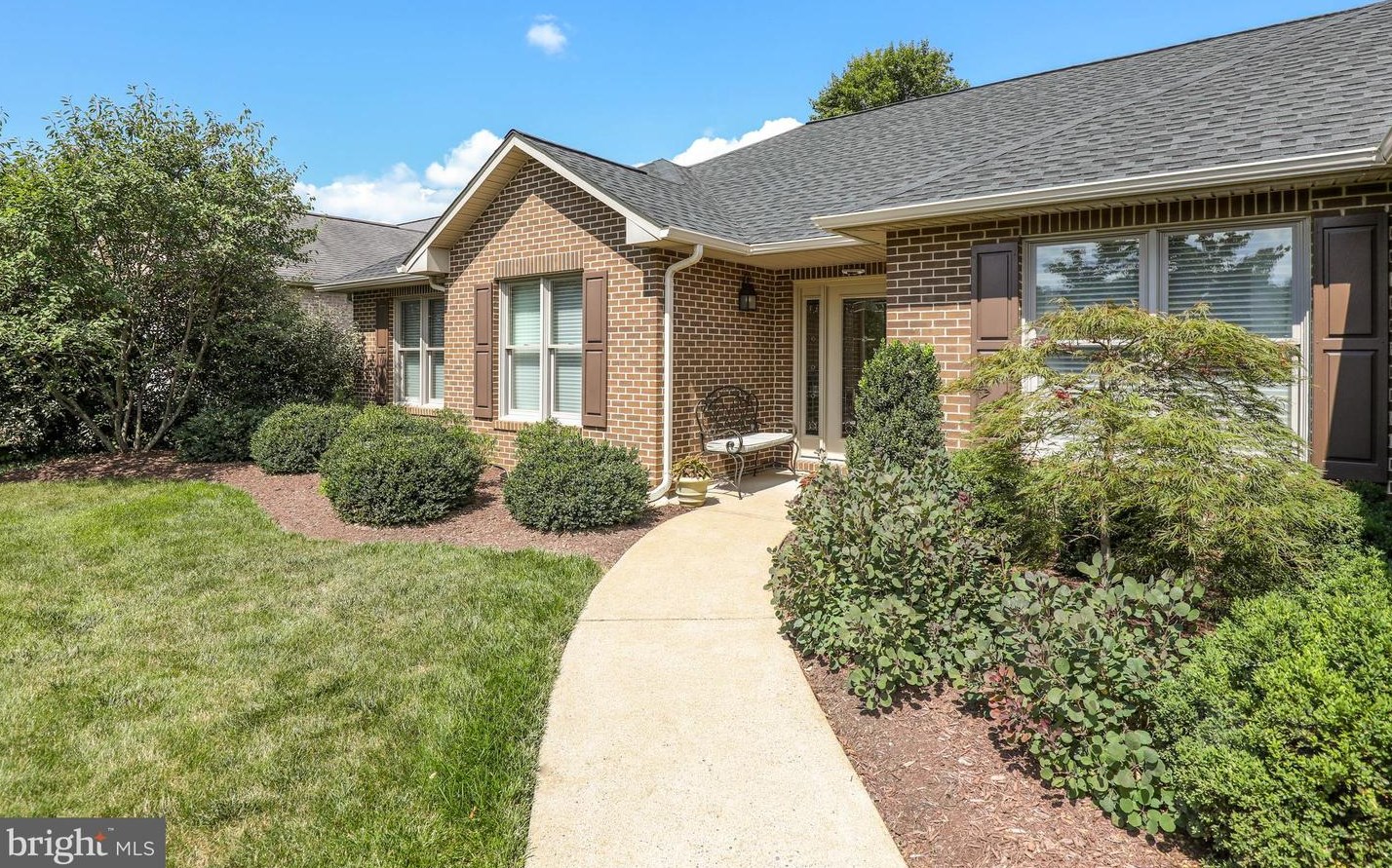 818 Mahone Dr, Winchester, VA 22601-6730