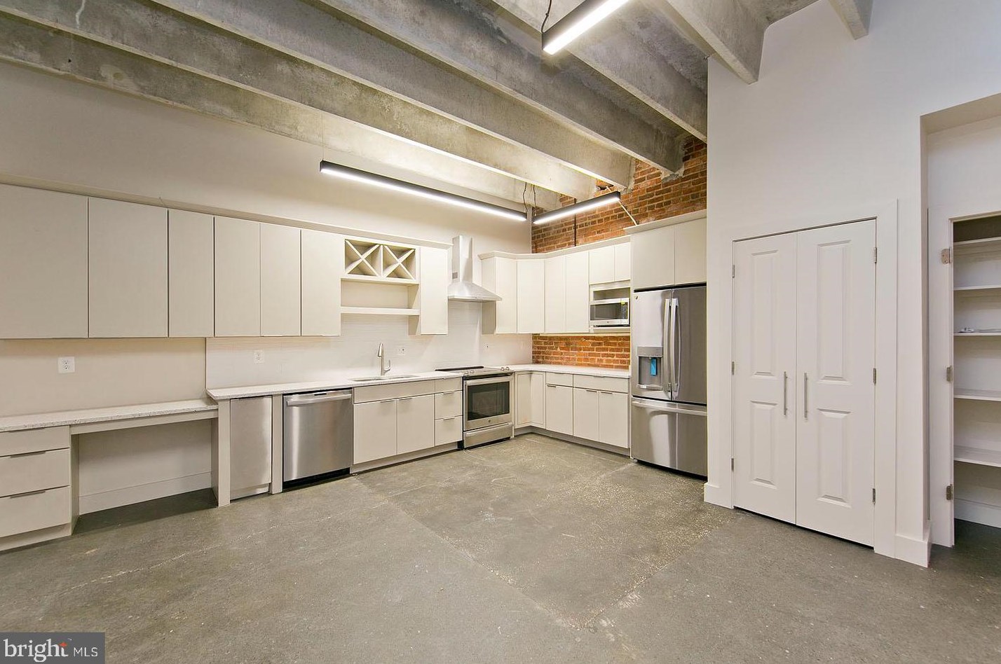15 E Piccadilly St #303, Winchester, VA 22601