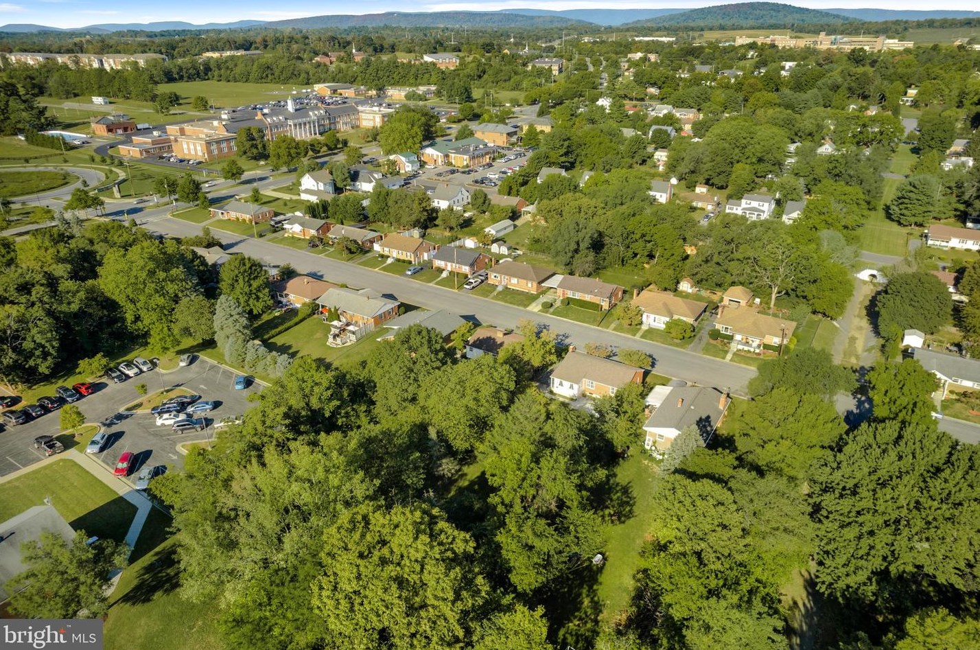 140 Wood Ave, Winchester VA  22601-3028 exterior