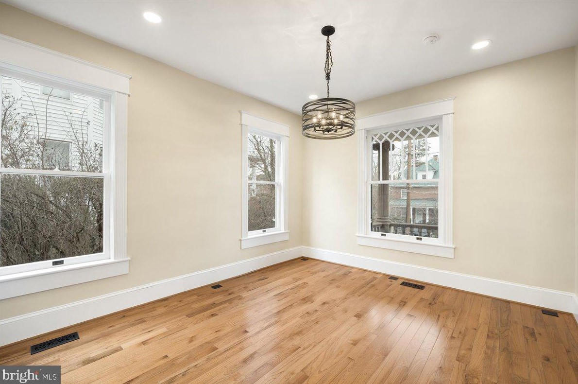 439 Braddock St, Winchester VA  22601-3921 exterior